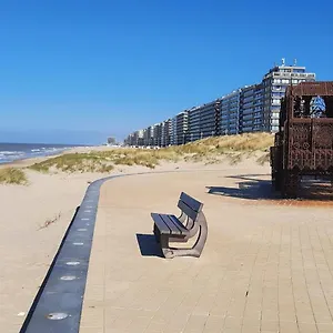 https://beachstudio-westende.hotelsghent.com